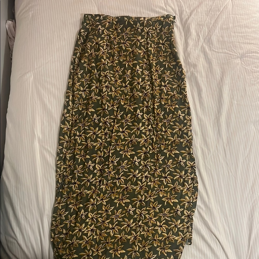 Hillard & Hanson Green and Yellow Midi Pencil Skirt with Pleats for Casual Wear
